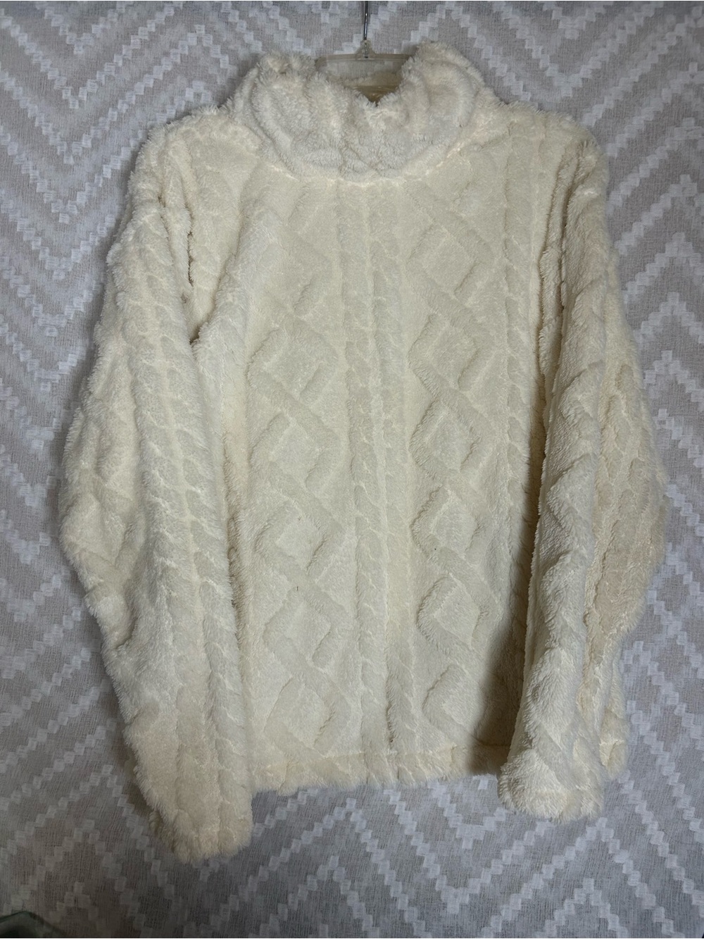 Eddie Bauer Cream Cable-Knit Turtleneck Sweater
